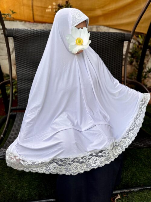 Lace Makhna